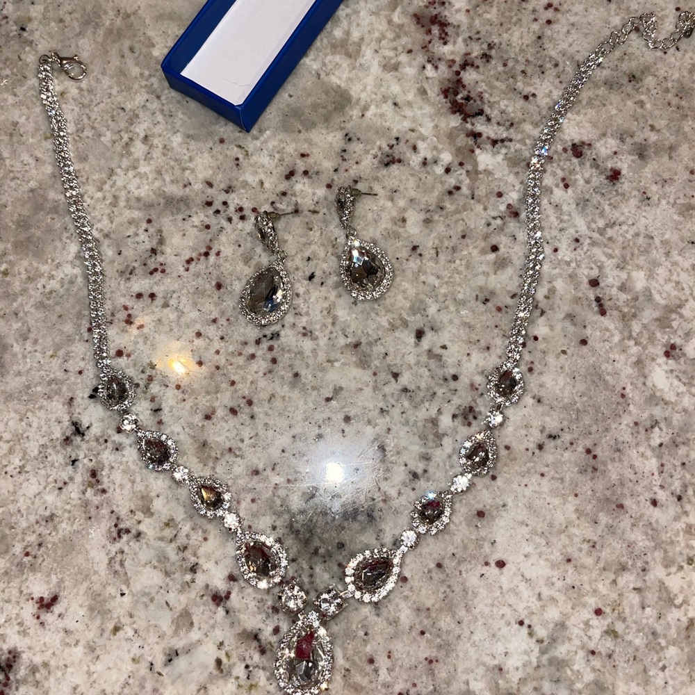 Pageant/prom necklace - Picture 2 of 4